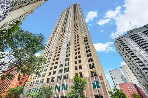 33 W Ontario St #22H, Chicago, IL 60654