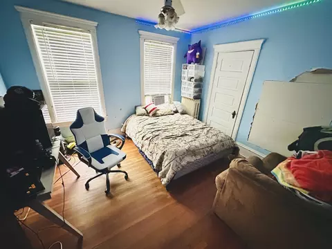 Bedroom - 115 Hill Ave, Elgin, IL 60120 photo 3 of 5
