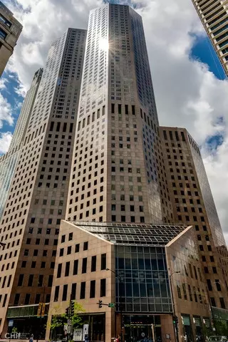 950 N Michigan Ave #2304, Chicago, IL 60611