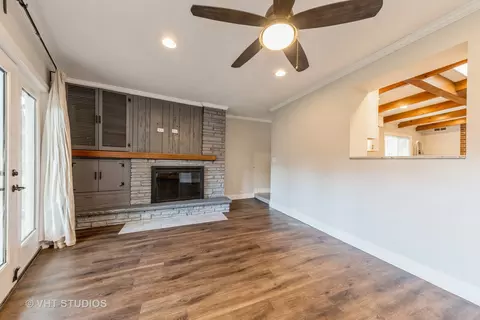 2302 Robincrest Ln, Glenview, IL 60025 photo 12
