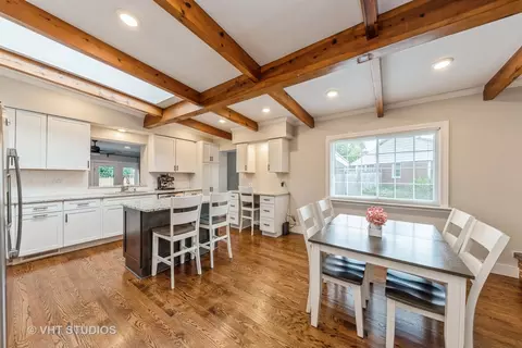 2302 Robincrest Ln, Glenview, IL 60025 photo 7