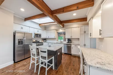 2302 Robincrest Ln, Glenview, IL 60025 photo 8