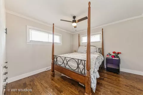 2302 Robincrest Ln, Glenview, IL 60025 photo 14