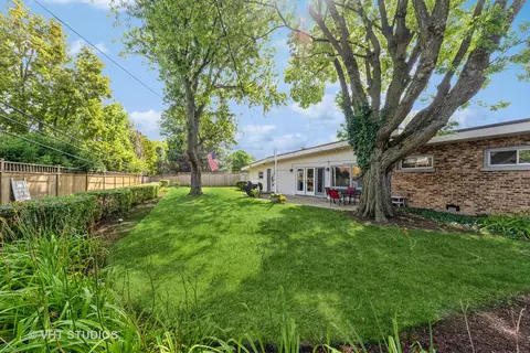 2302 Robincrest Ln, Glenview, IL 60025 photo 20