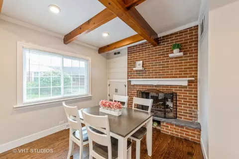 2302 Robincrest Ln, Glenview, IL 60025 photo 10