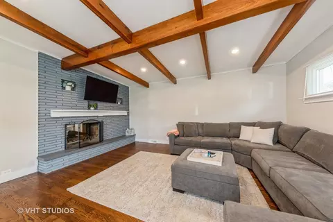 2302 Robincrest Ln, Glenview, IL 60025 photo 6