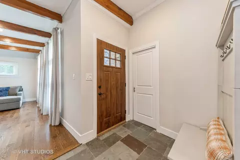 2302 Robincrest Ln, Glenview, IL 60025 photo 4