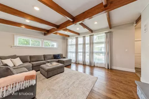 2302 Robincrest Ln, Glenview, IL 60025 photo 5