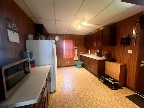 Kitchen - 712 E Superior St, Ottawa, IL 61350 photo 4 of 4
