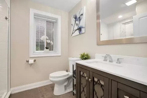 Bath - 4211 Clinton Ave, Stickney, IL 60402 photo 4 of 5