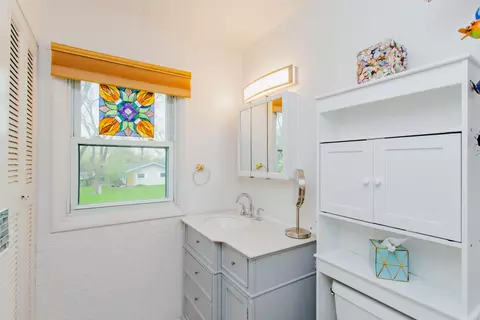 Bath - 531 Harvard Ln, Hoffman Estates, IL 60169 photo 1 of 4