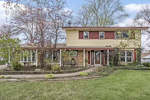 Exterior - 531 Harvard Ln, Hoffman Estates, IL 60169 photo 2 of 5