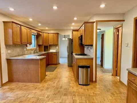 Kitchen - 531 Harvard Ln, Hoffman Estates, IL 60169 photo 1 of 5