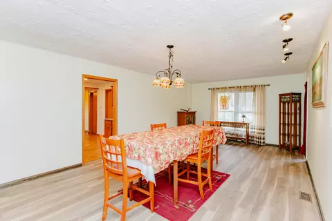 Dining - 531 Harvard Ln, Hoffman Estates, IL 60169 photo 2 of 3