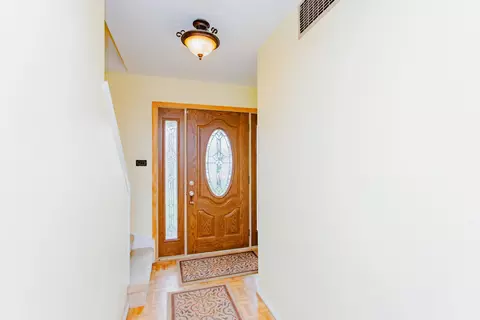 Entry Way - 531 Harvard Ln, Hoffman Estates, IL 60169 photo 1 of 1