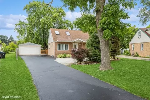 7036 Garden Ln, Bridgeview, IL 60455