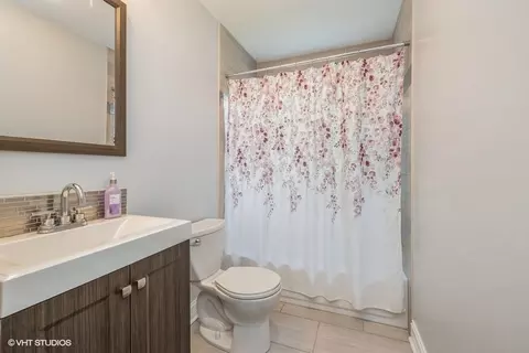 7036 Garden Ln, Bridgeview, IL 60455 photo 24
