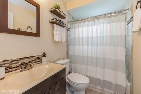 7036 Garden Ln, Bridgeview, IL 60455 photo 17