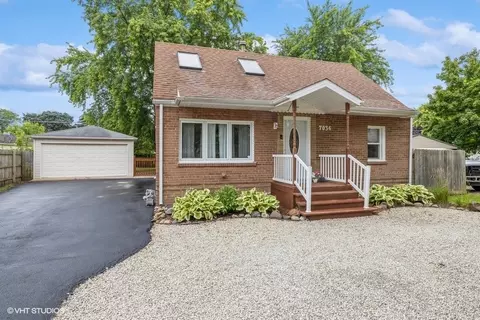 7036 Garden Ln, Bridgeview, IL 60455 photo 3