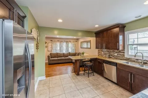 7036 Garden Ln, Bridgeview, IL 60455 photo 12