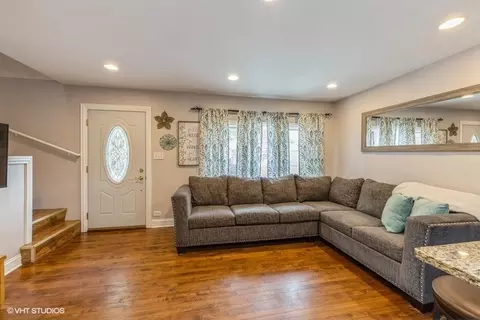7036 Garden Ln, Bridgeview, IL 60455 photo 7