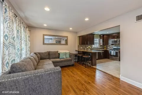7036 Garden Ln, Bridgeview, IL 60455 photo 5