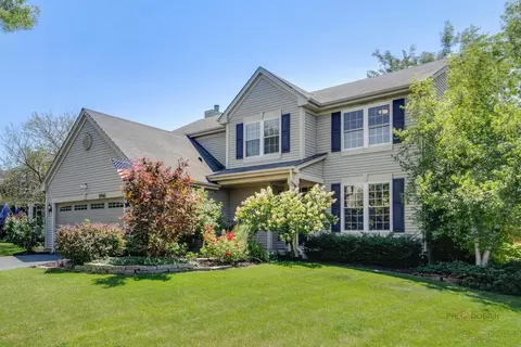 5010 Princeton Ln, Lake In The Hills, IL 60156