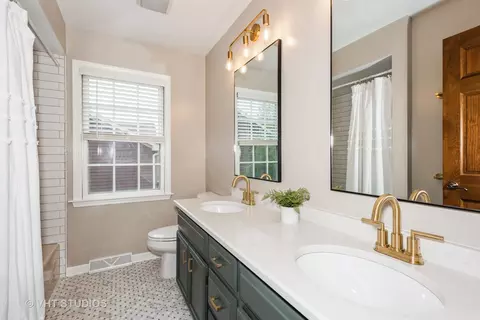 Bath - 0 N141 Cobblestone Ln, Wheaton, IL 60187 photo 3 of 4
