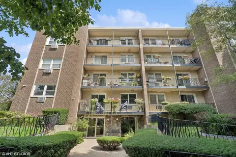 1330 W Fargo Ave #2A, Chicago, IL 60626