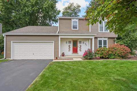 901 Timberwood Ln, Algonquin, IL 60102