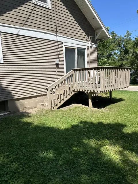617 Mcclure Ave, Elgin, IL 60123 photo 3