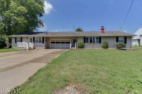 607 Elm St, Delavan, IL 61734