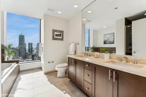 Bath - 60 E Monroe St #4904, Chicago, IL 60603 photo 1 of 3