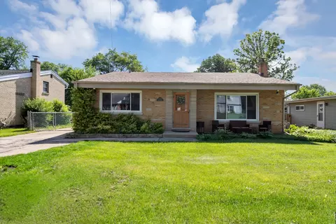 1 N N729 N Forest Ave, Glen Ellyn, IL 60137