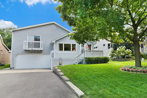404 Clearview Ave, Wauconda, IL 60084