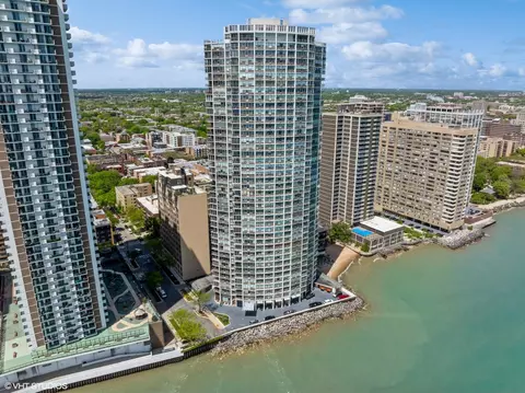 940 W Glenlake Ave #29C, Chicago, IL 60660