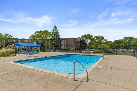 Exterior - 1575 Sandpebble Dr #217, Wheeling, IL 60090 photo 3 of 4