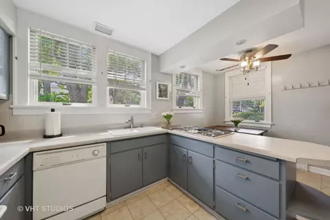 Kitchen - 352 N Worth Ave, Elgin, IL 60123 photo 2 of 3