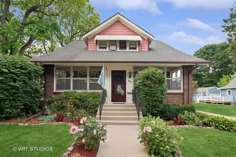 Exterior - 352 N Worth Ave, Elgin, IL 60123 photo 2 of 7