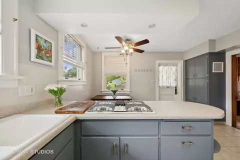 Kitchen - 352 N Worth Ave, Elgin, IL 60123 photo 3 of 3