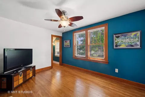 Bedroom - 352 N Worth Ave, Elgin, IL 60123 photo 1 of 5