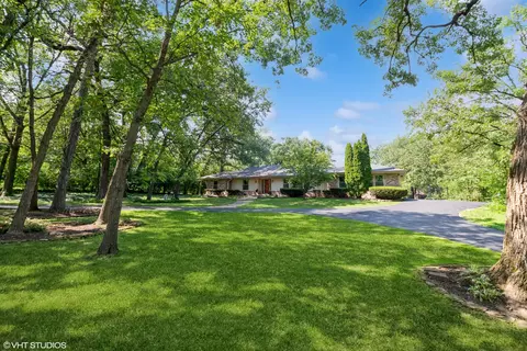 8110 W 127th St, Palos Park, IL 60464