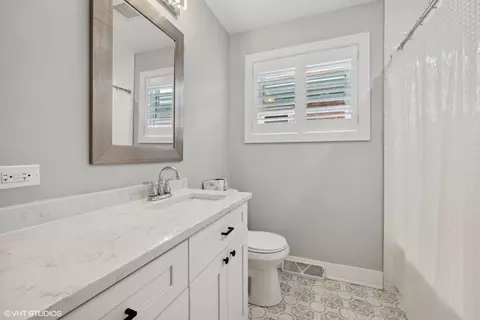 7105 W 63rd Pl, Chicago, IL 60638 photo 16