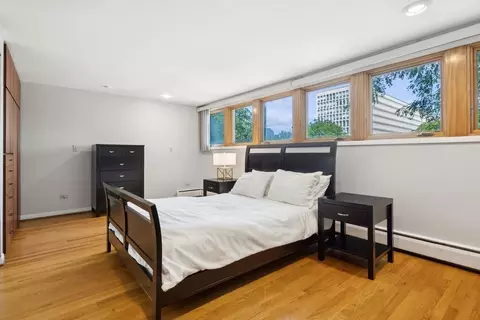 1351 E 55th Pl, Chicago, IL 60637 photo 10