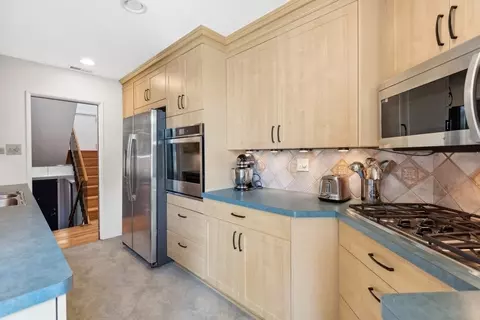 1351 E 55th Pl, Chicago, IL 60637 photo 6