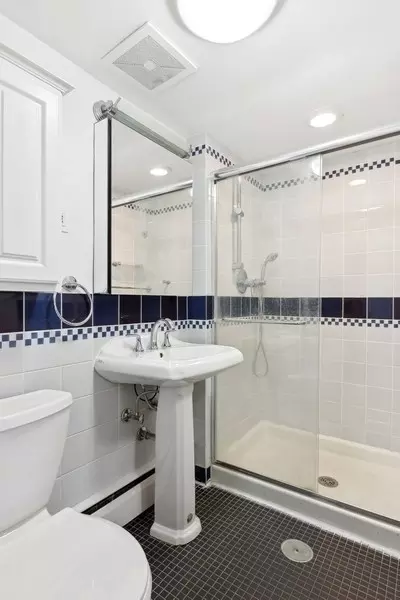 1351 E 55th Pl, Chicago, IL 60637 photo 12