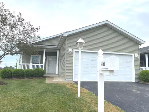 1461 Equestrian Dr, Grayslake, IL 60030