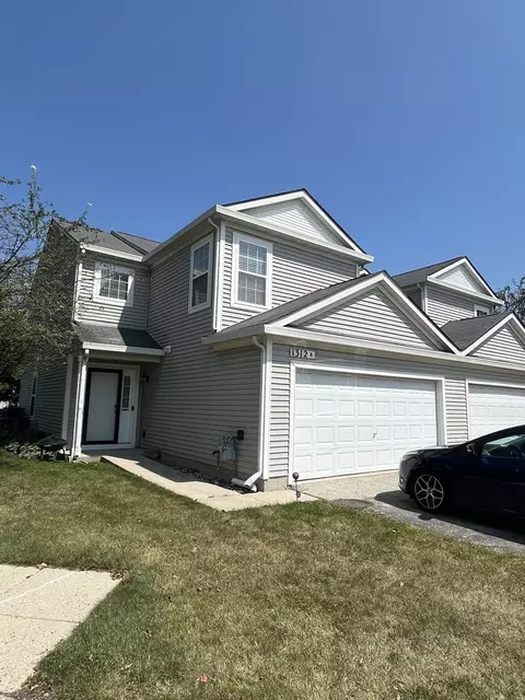 1312 Jenna Dr #A, South Elgin, IL 60177