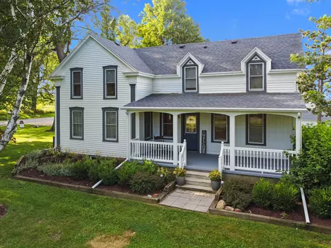 10951 Stateline Rd, Harvard, IL 60033