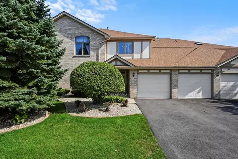 18533 Pine Lake Dr #4, Tinley Park, IL 60477
